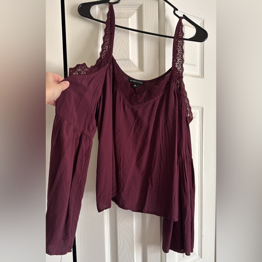Women's Burgundy Lace Cold Shoulder Top